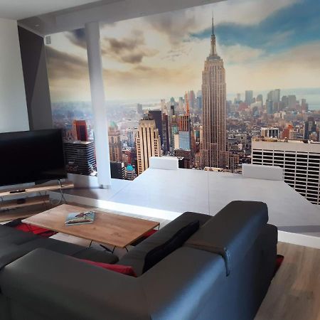 Appartement Renove Le New-York En Centre Ville - Terrasse Et Parking - Non Climatise La Roche-Chalais Eksteriør billede