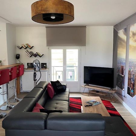 Appartement Renove Le New-York En Centre Ville - Terrasse Et Parking - Non Climatise La Roche-Chalais Eksteriør billede