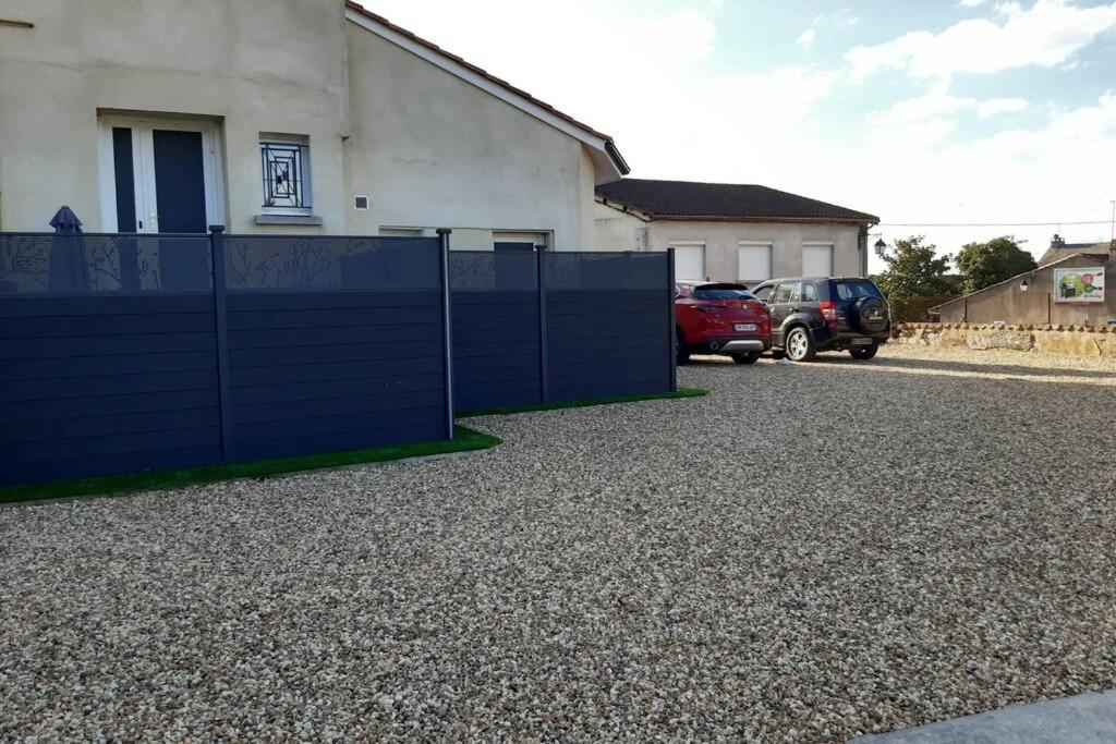 Appartement Renove Le New-York En Centre Ville - Terrasse Et Parking - Non Climatise La Roche-Chalais Eksteriør billede
