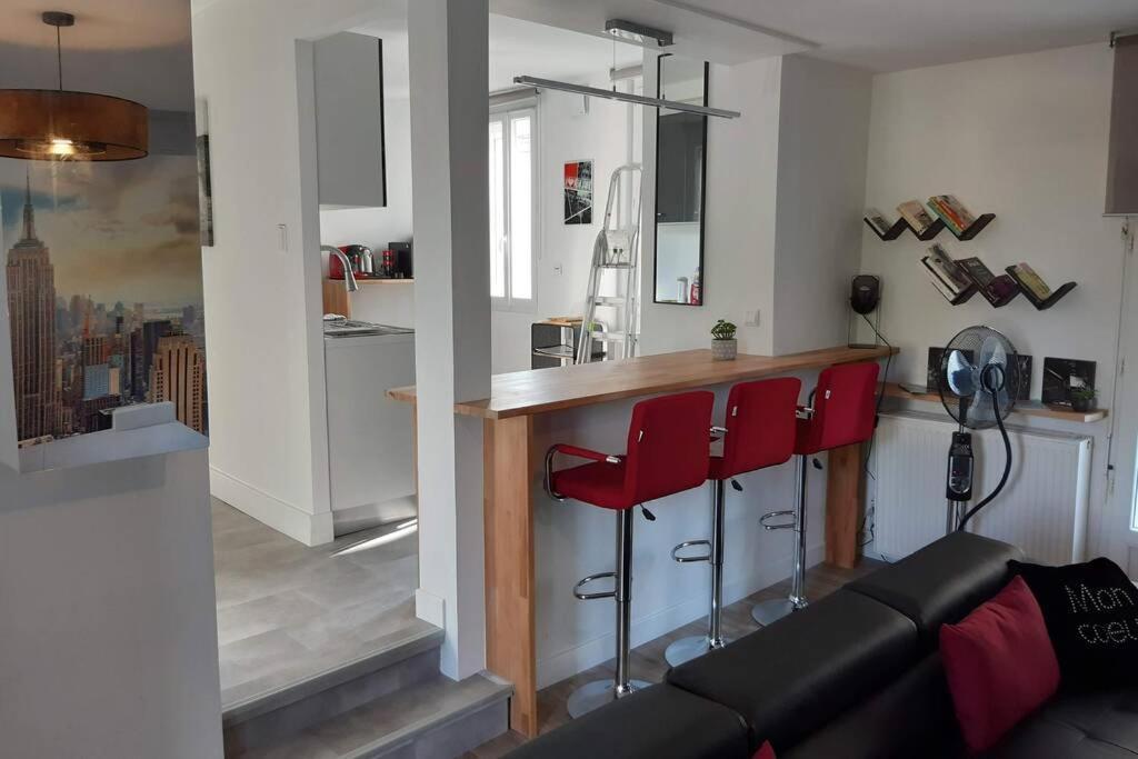 Appartement Renove Le New-York En Centre Ville - Terrasse Et Parking - Non Climatise La Roche-Chalais Eksteriør billede