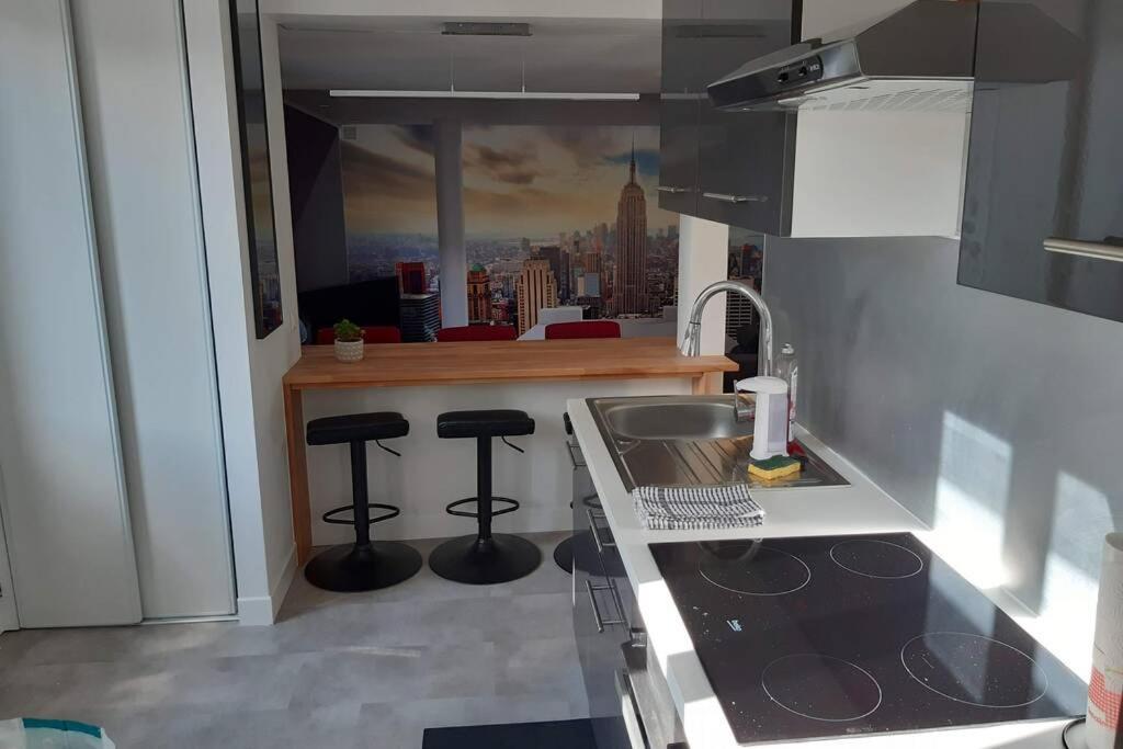 Appartement Renove Le New-York En Centre Ville - Terrasse Et Parking - Non Climatise La Roche-Chalais Eksteriør billede