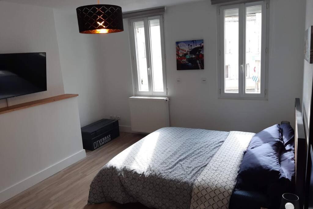 Appartement Renove Le New-York En Centre Ville - Terrasse Et Parking - Non Climatise La Roche-Chalais Eksteriør billede