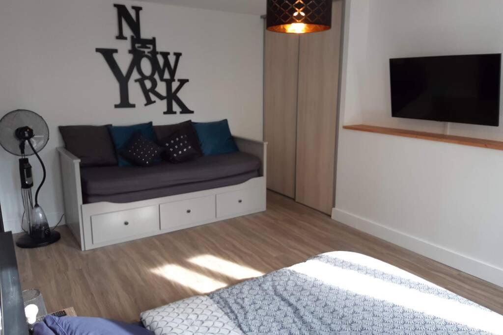Appartement Renove Le New-York En Centre Ville - Terrasse Et Parking - Non Climatise La Roche-Chalais Eksteriør billede